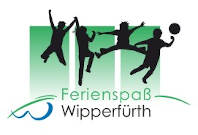 Logo Ferienspaß, vier Kinder in Bewegung, ein Ball