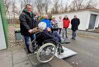 Das Bild zeigt die neue Rollstuhl-Rampe.
