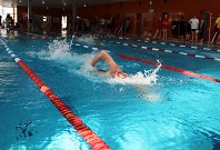 Das Bild zeigt eine Bahn im Schwimmbad.